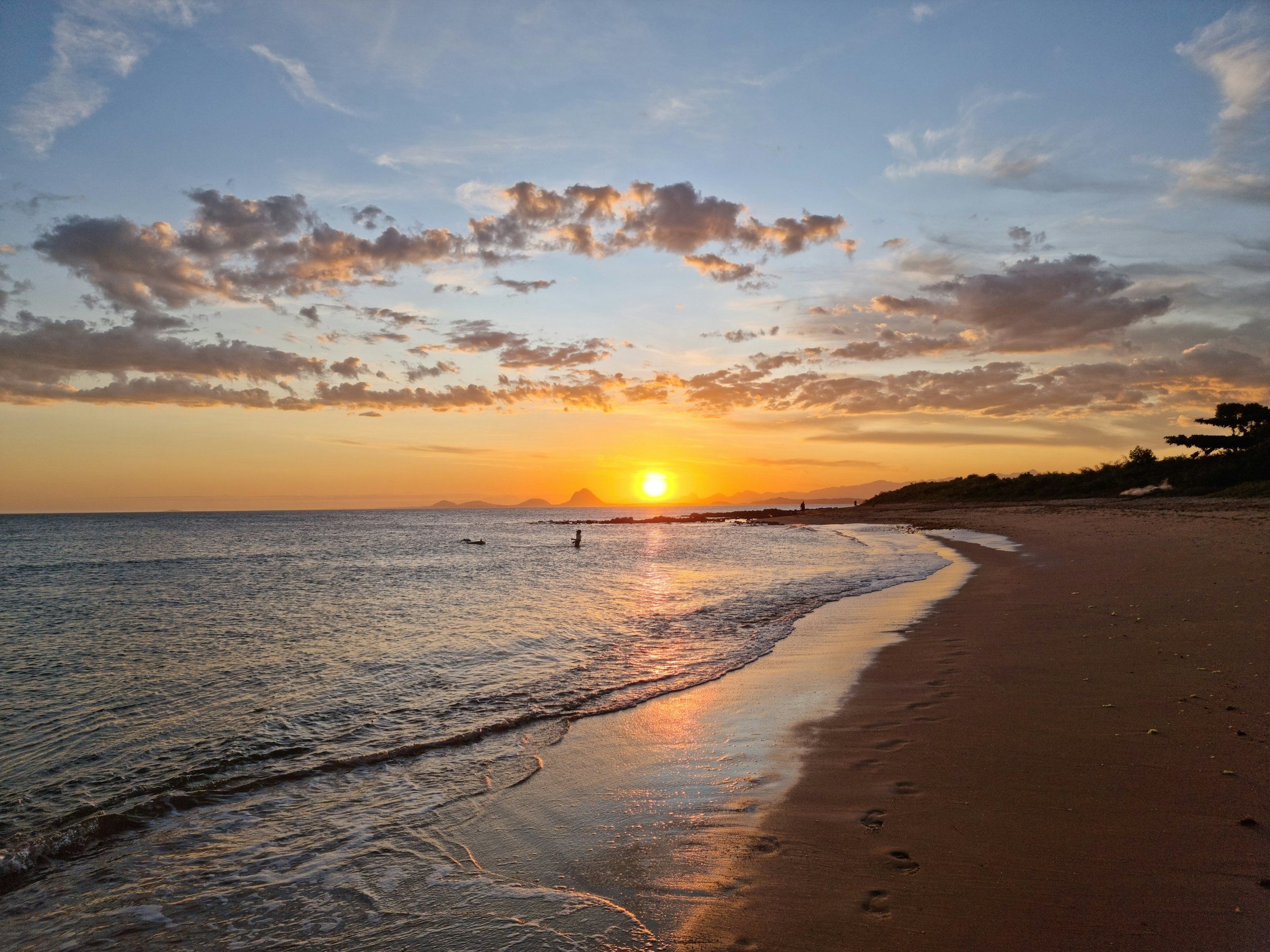 Pôr do sol sobre o mar de Guarapari